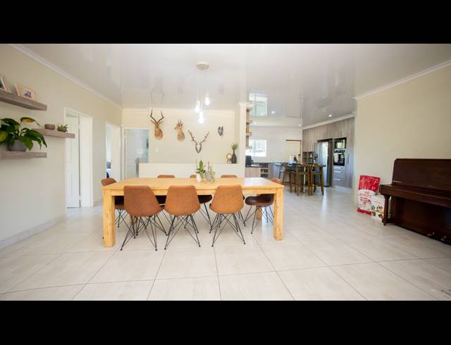 5 BEDROOM HOUSE FOR SALE IN NAHOON VALLEY